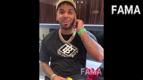 Anuel AA Le Regala Un Reloj 'Richard Mille' A 'Karol G' De